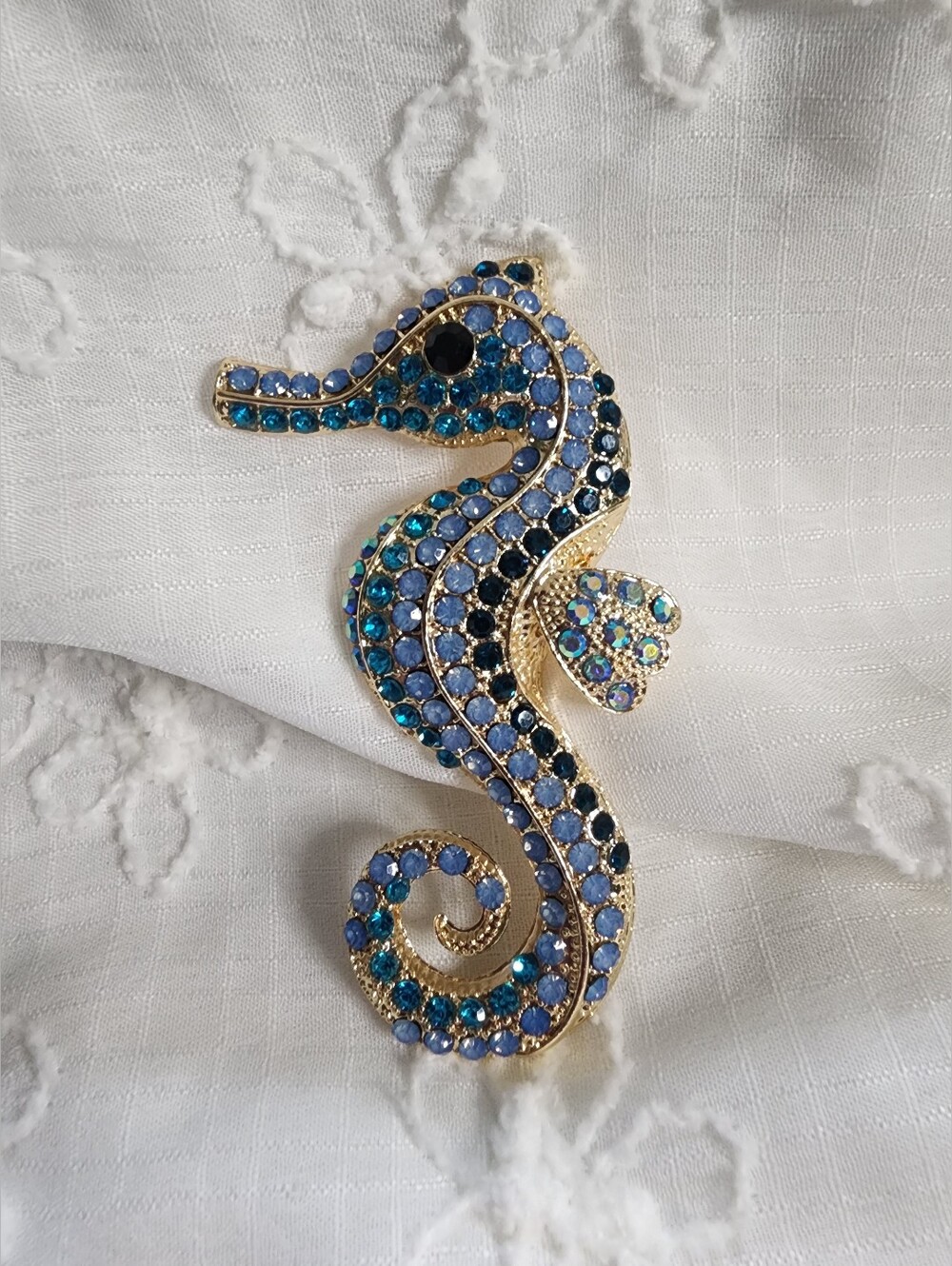 ✨ Blue Rhinestone Seahorse Brooch - Picture 3 of 5
